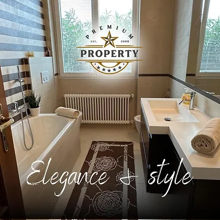 With Private Pool Area, Near Lake, Private Parking I Dei Leoni Morbio Inferiore